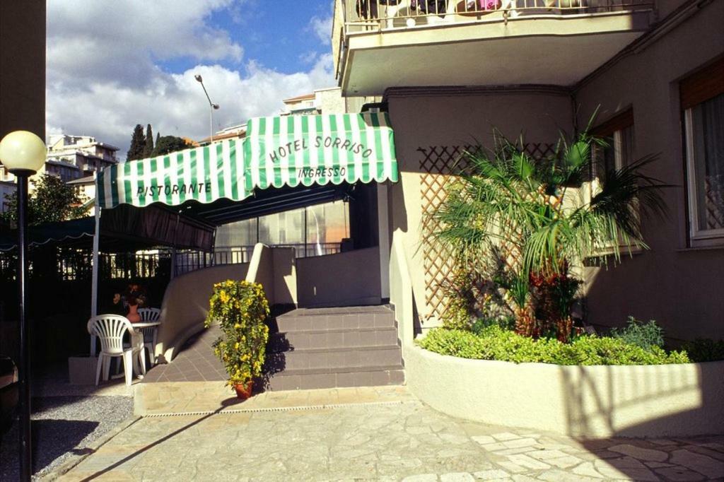 Albergo Sorriso Spotorno Exterior photo